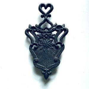 Vintage Trivet Cast Iron Black Starburst Heart Rope Iron Hot Plate Footed
